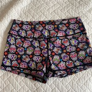 Savage barbell medium sugar skull shorts